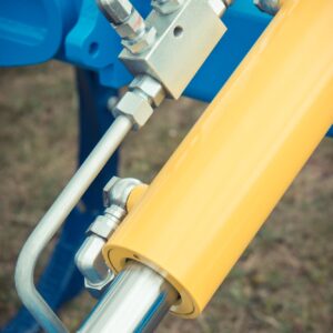 Piston or actuator of hydraulic and pneumatic machine. Technology and engineering